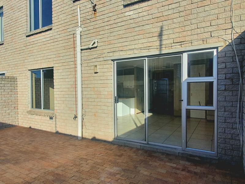 To Let 3 Bedroom Property for Rent in Bloubergstrand Western Cape
